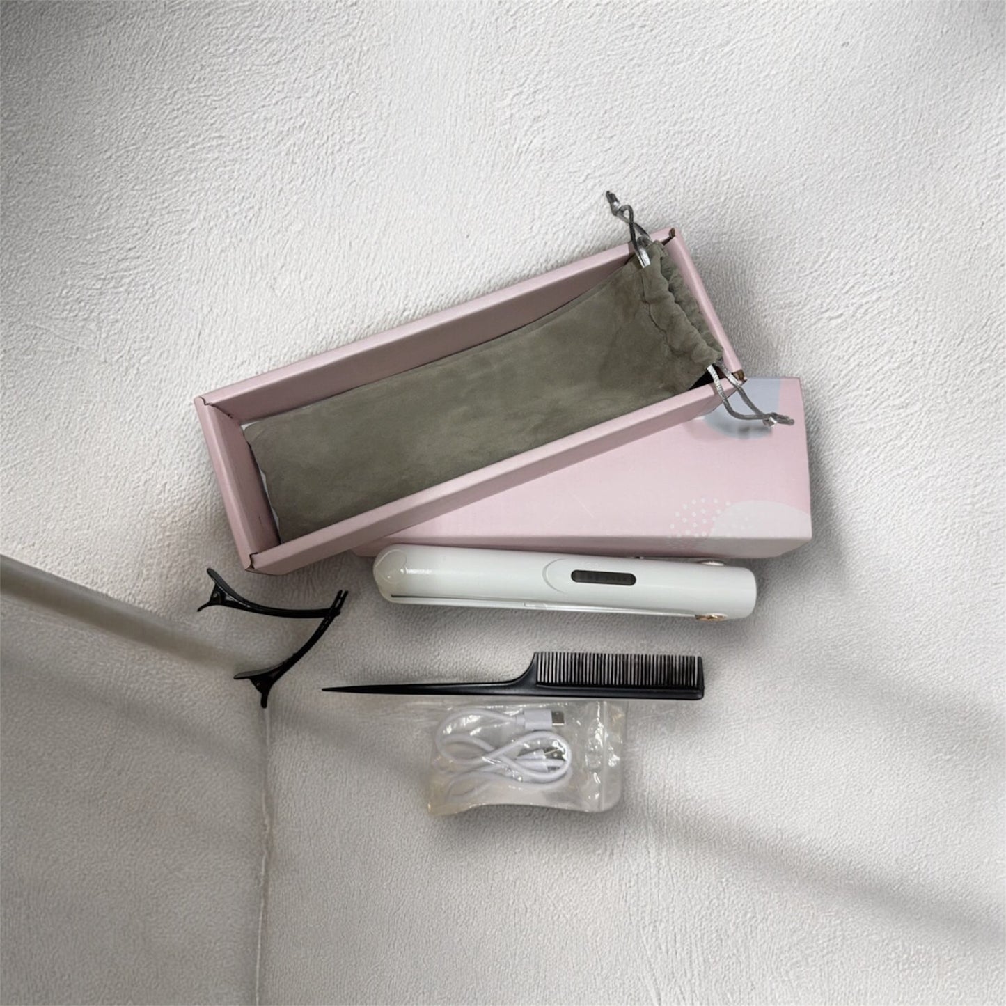 Portable hijab straightener