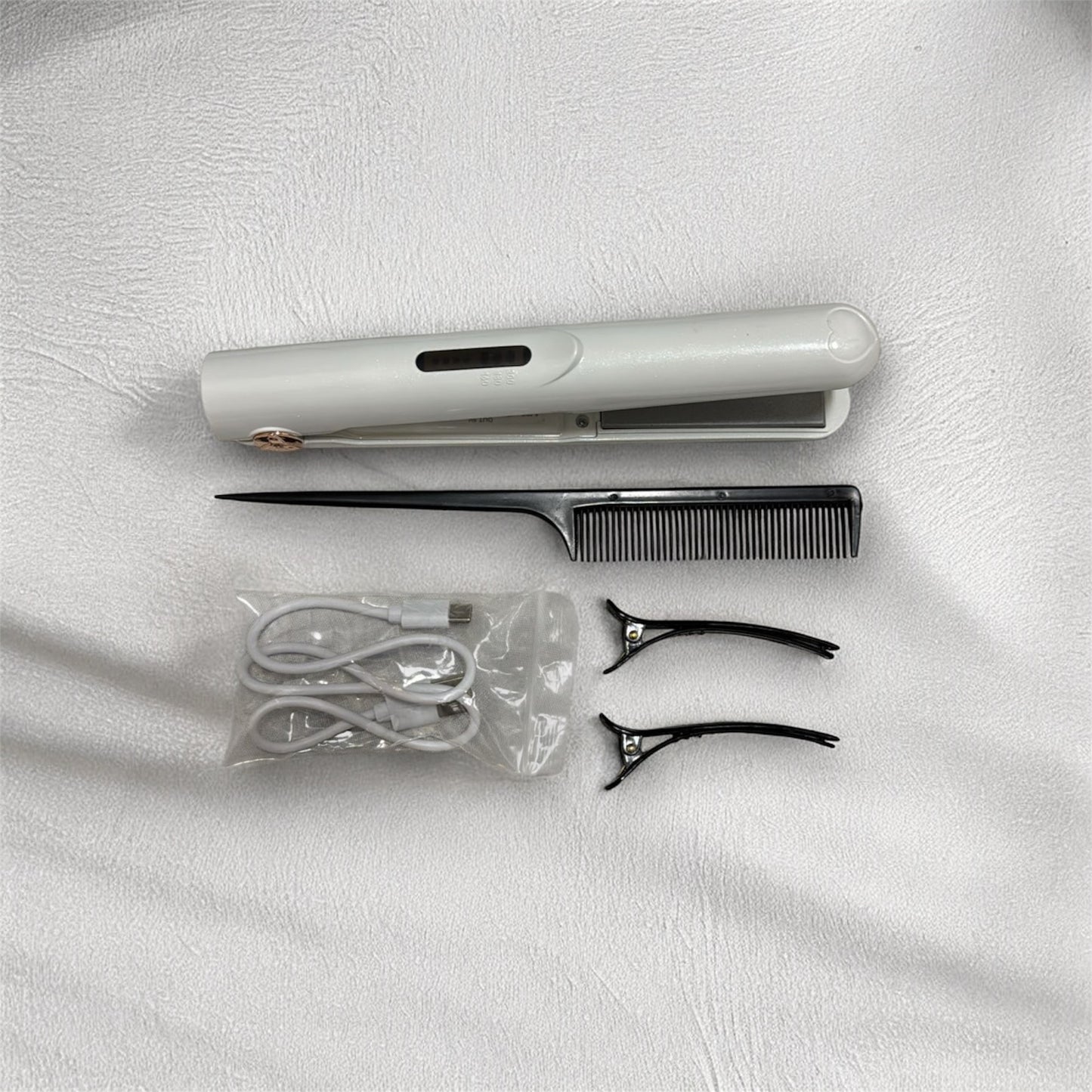 Portable hijab straightener